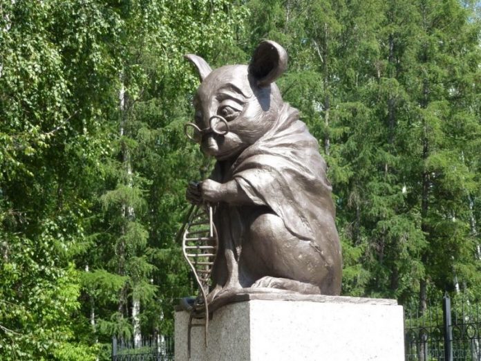 Patung Tikus di Rusia Ini Dibangun Untuk Menghormati Tikus yang Dikorbankan Demi Kemajuan Ilmu Pengetahuan