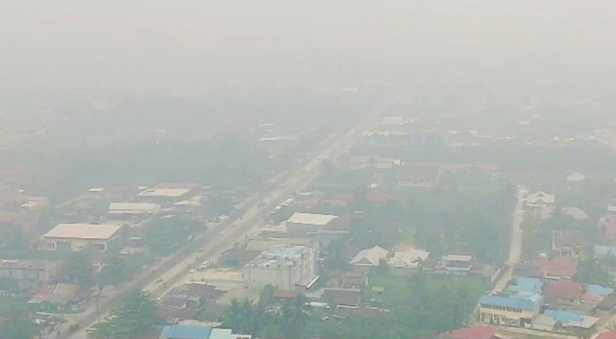 Sumatera Diselimuti Kabut Asap, Kualitas Udara Memburuk dan Warga Diminta Waspada