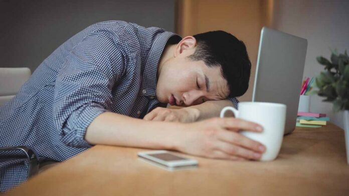 Sering Merasa Lelah Meski Sudah Tidur Cukup? Kenali Kebiasaan yang Mungkin Menjadi Penyebabnya